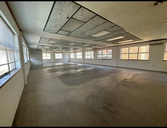 248M² OFFICE TO LET IN PAARDEN EILAND